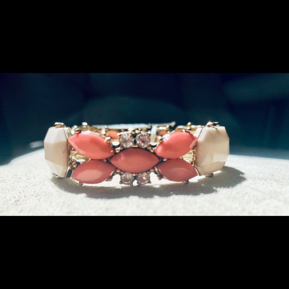 3/$15 NWT Bracelet w Glass Crystals